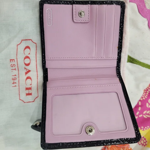 EUC COACH Patent Leather Small Wallet - Picture 4 of 5